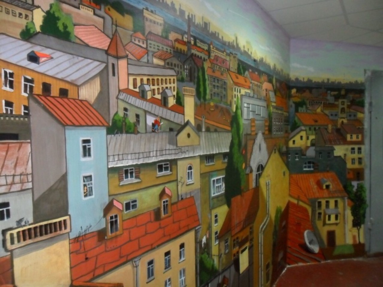 Роспись на стенах домов в городе